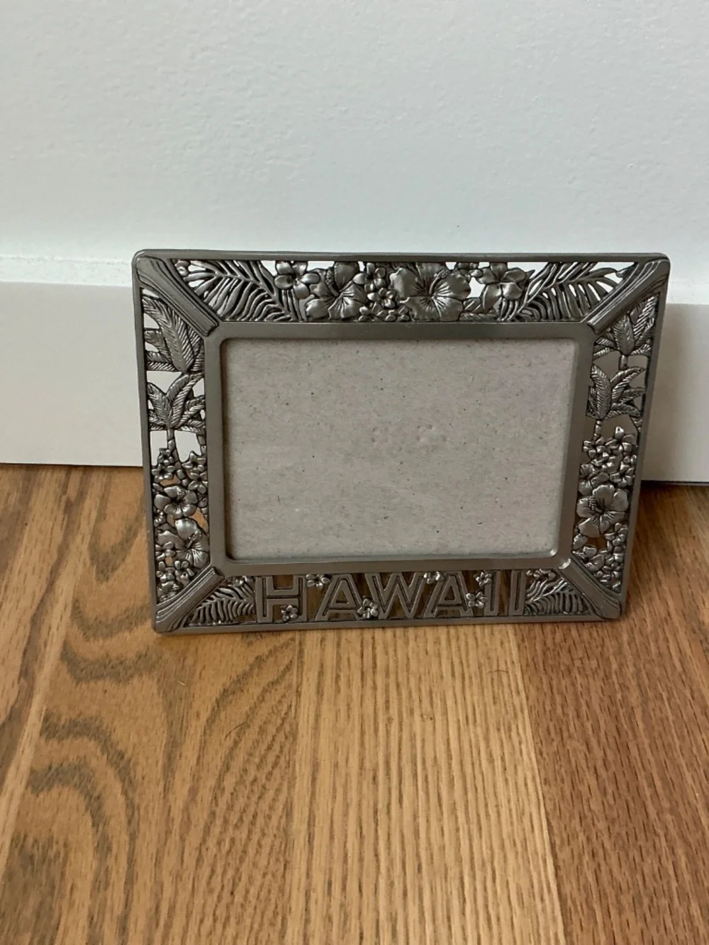 HAWAI Pewter detailed picture frame 7x 5.5 inches